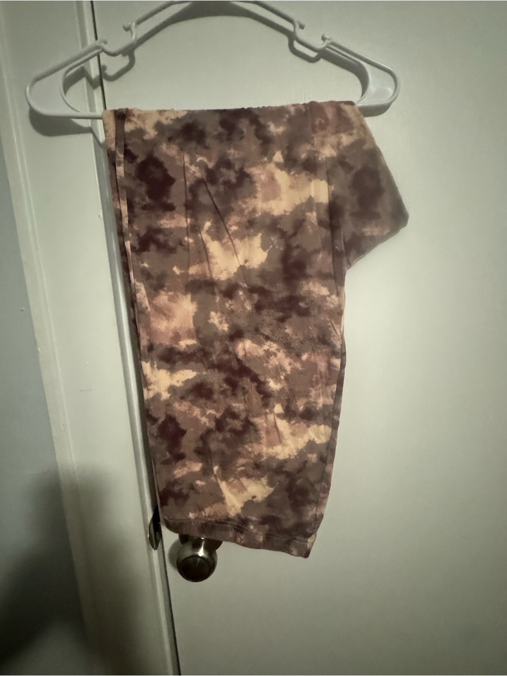 Old Navy Burgundy & Cream Tie-Dye Leggings